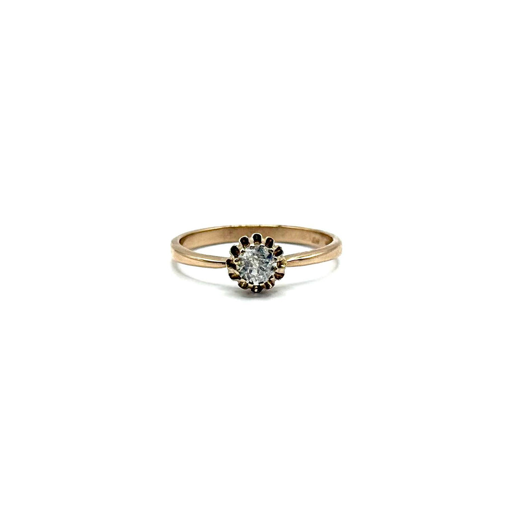 4919. Vintage Gold Solitaire Ring with Diamond