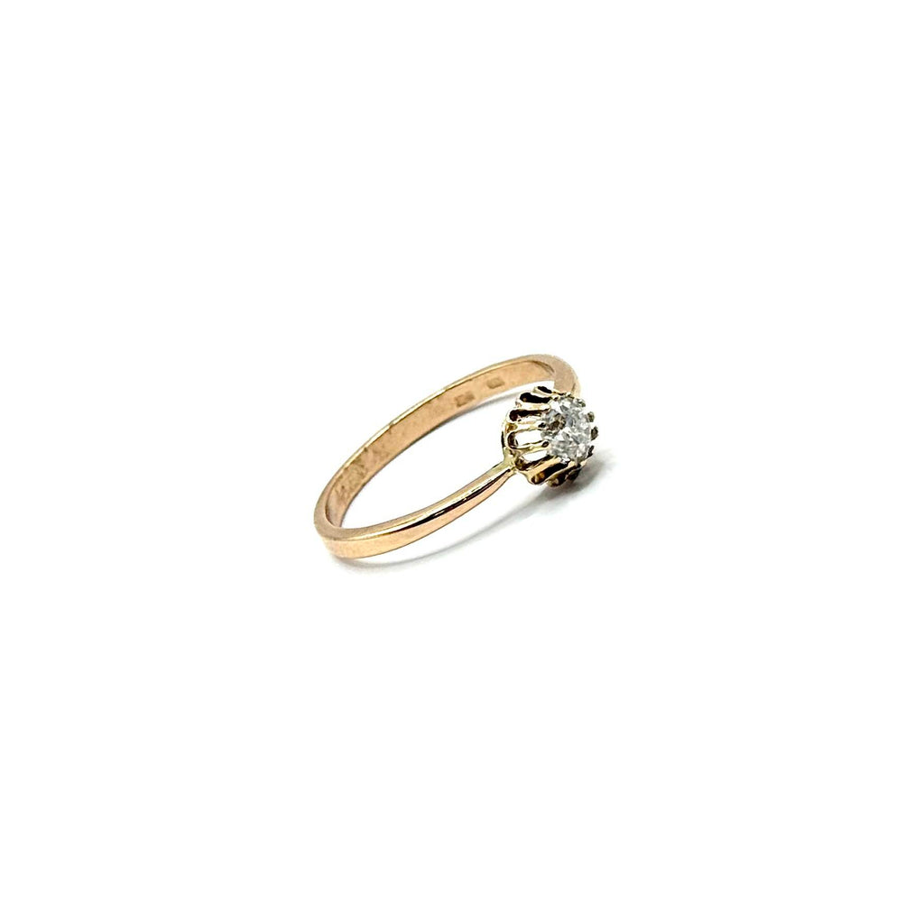 4919. Vintage Gold Solitaire Ring with Diamond