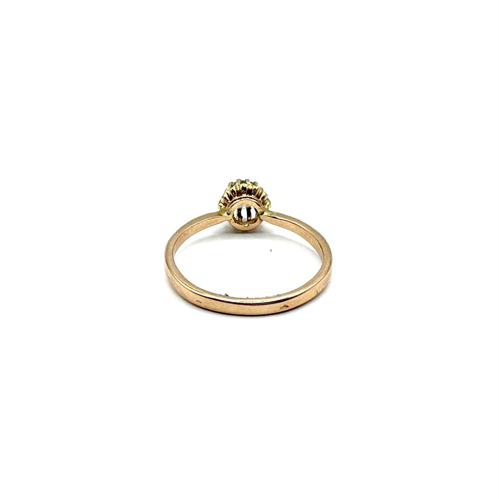 4919. Vintage Gold Solitaire Ring with Diamond