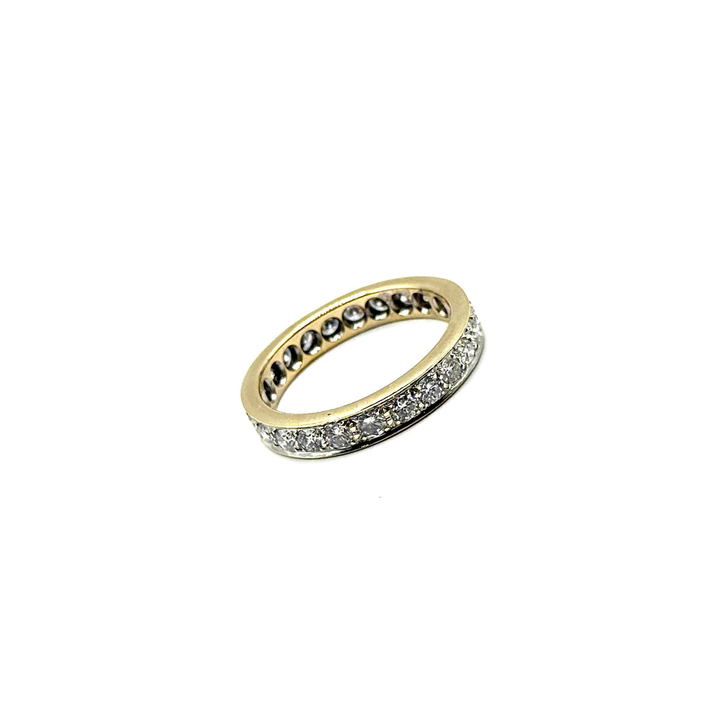 BI19. Anello in oro moderno con diamante