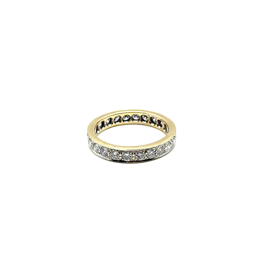BI19. Anello in oro moderno con diamante
