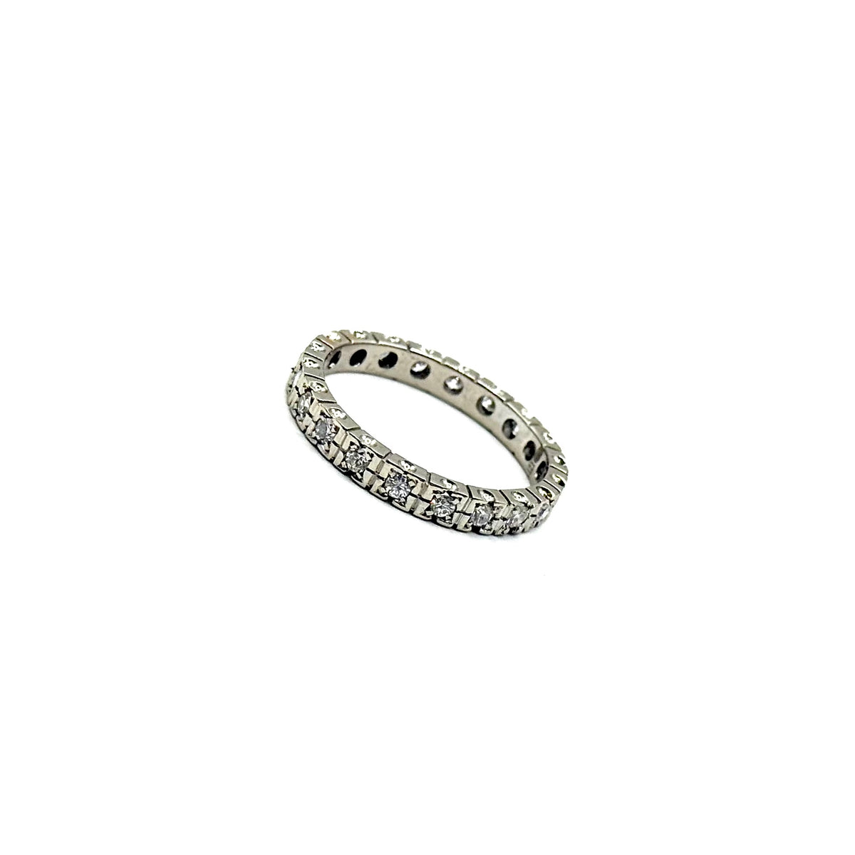 BI54. Moderno anello in oro bianco con diamante