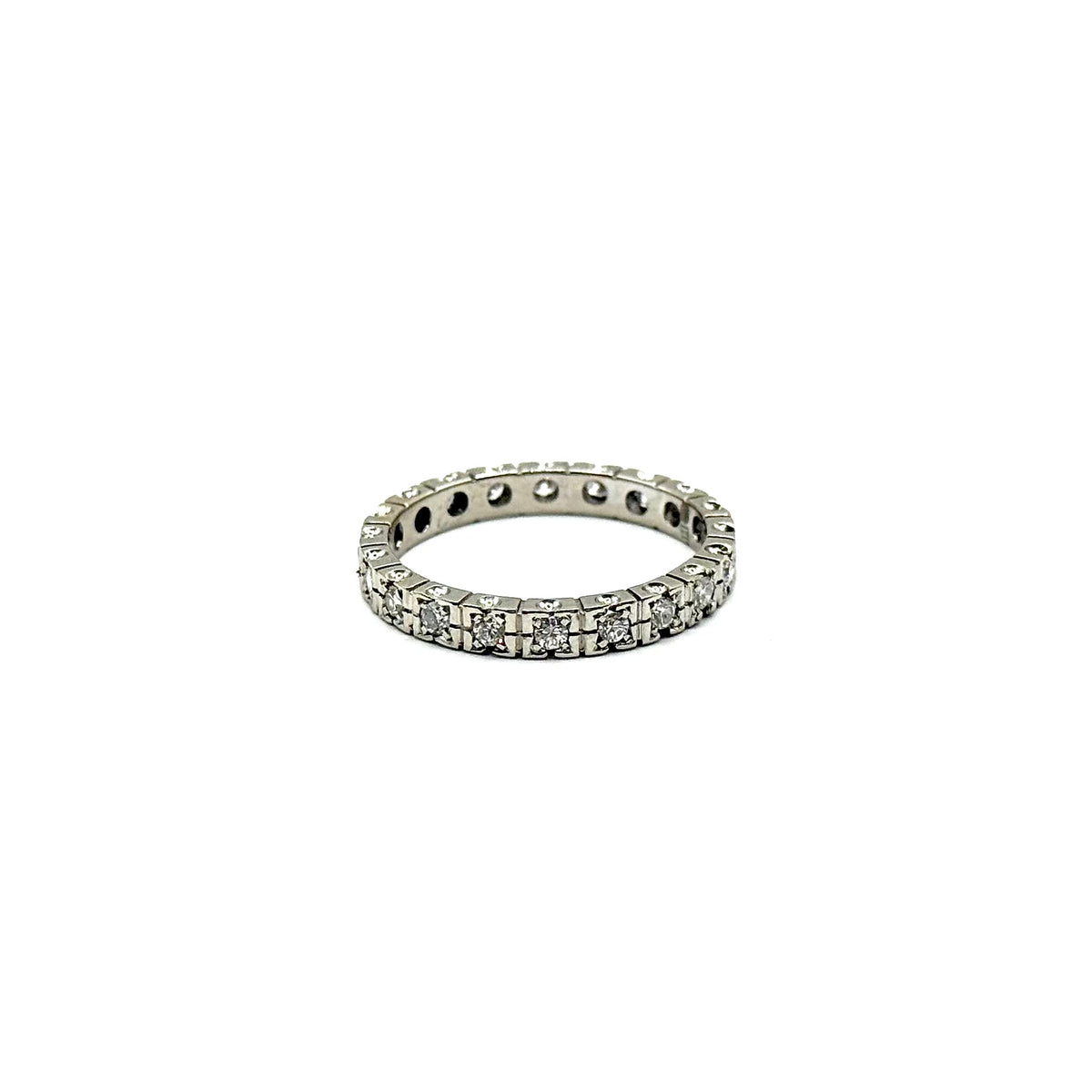 BI54. Moderno anello in oro bianco con diamante