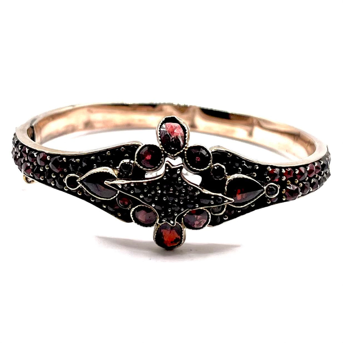 1149. Granatbesetztes Armband