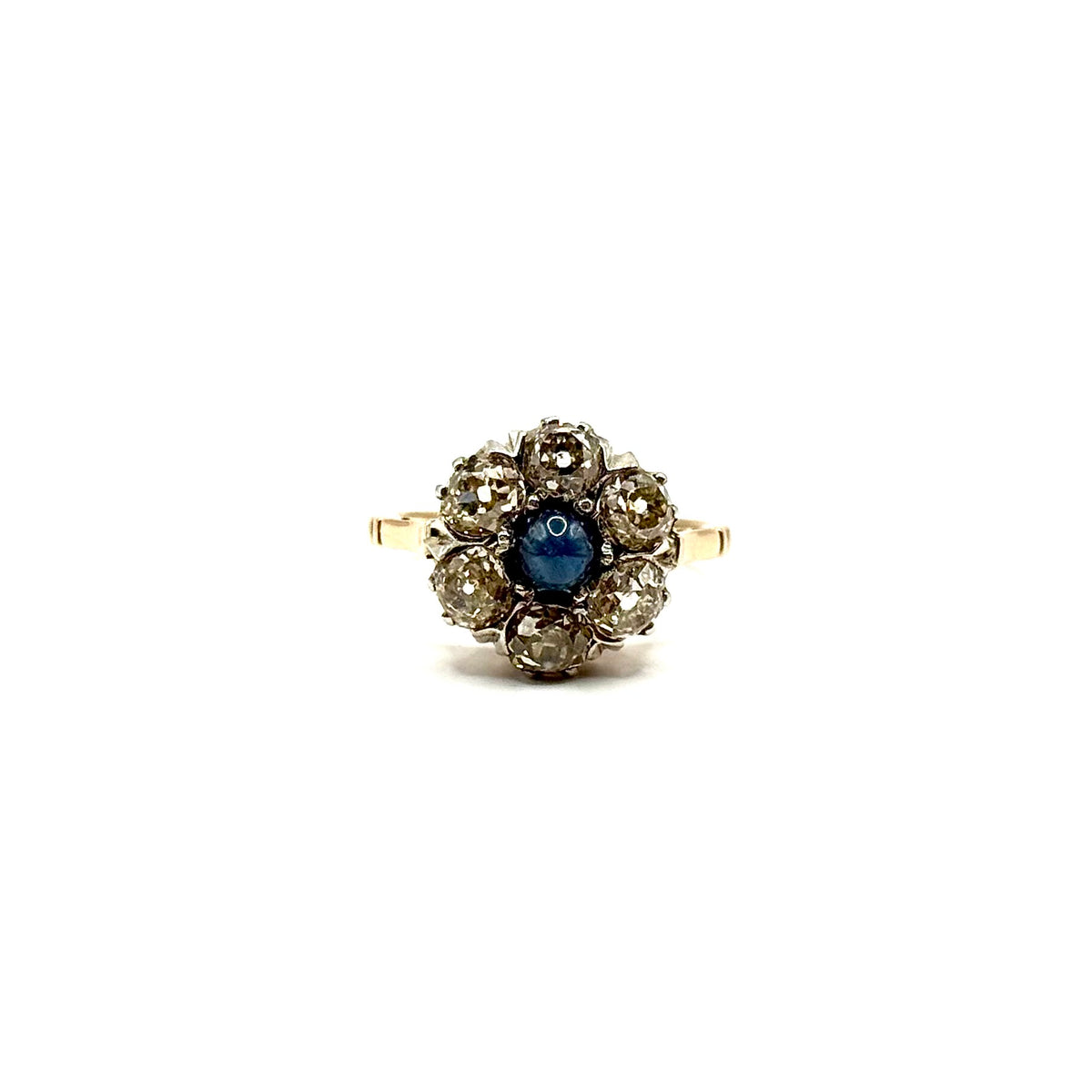 4709. Art Deco Ring with Diamonds and Blue Sapphire