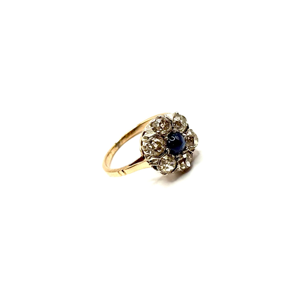 4709. Art Deco Ring with Diamonds and Blue Sapphire