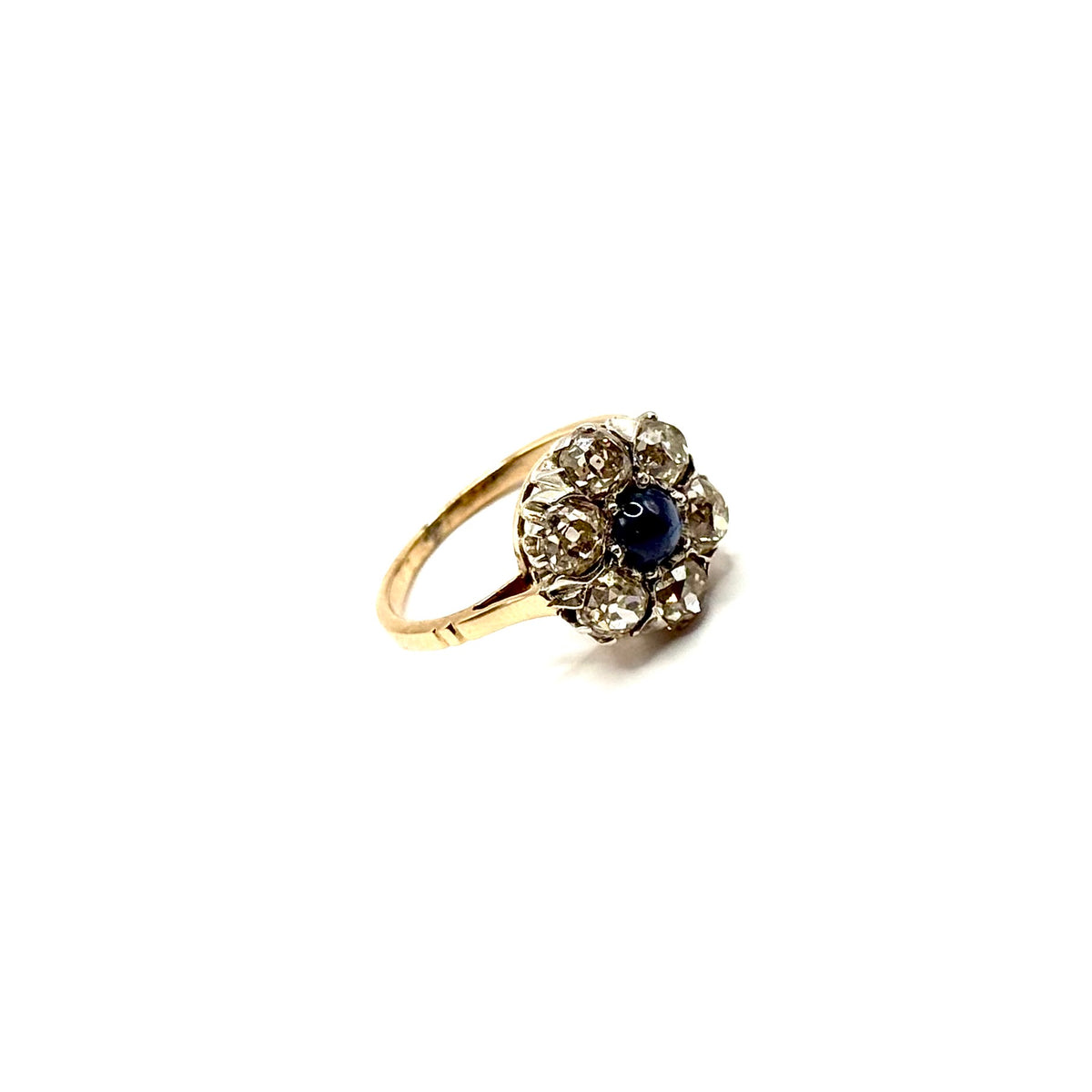 4709. Art Deco Ring with Diamonds and Blue Sapphire