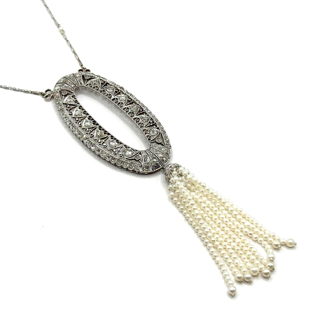 5126. Art Deco White Gold Necklace with Diamonds and Freshwater Pearl