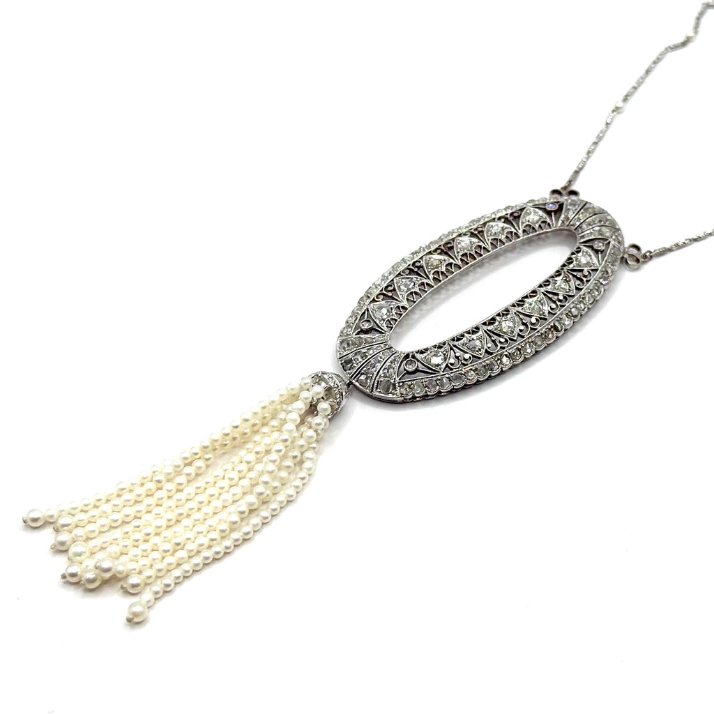 5126. Art Deco White Gold Necklace with Diamonds and Freshwater Pearl
