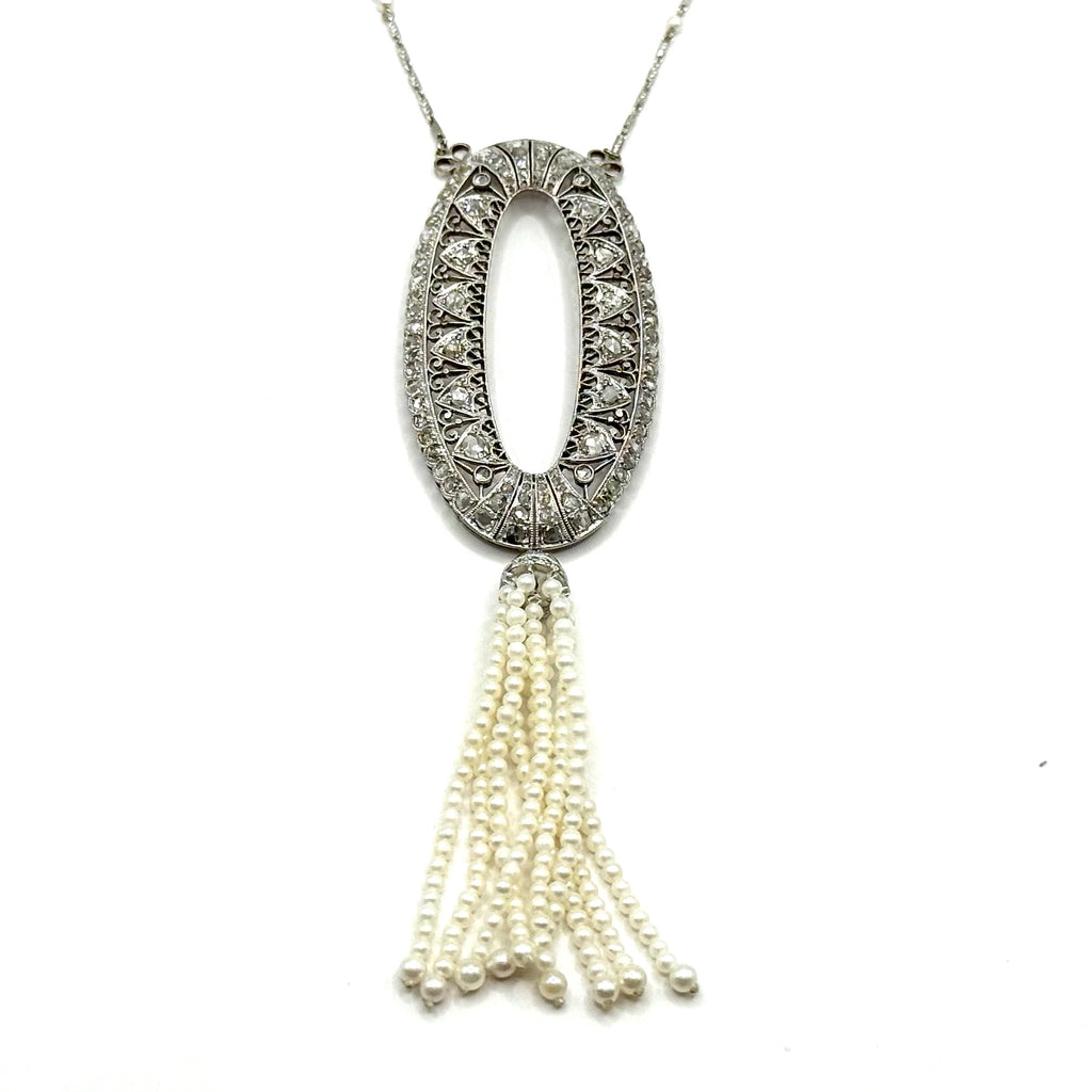 5126. Art Deco White Gold Necklace with Diamonds and Freshwater Pearl