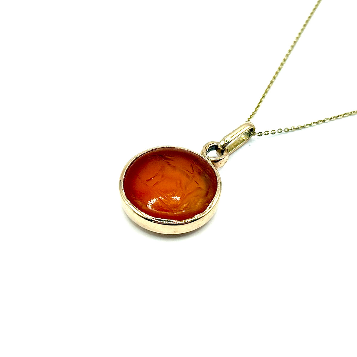 SF616. Art Deco Arany Medál Karneollal