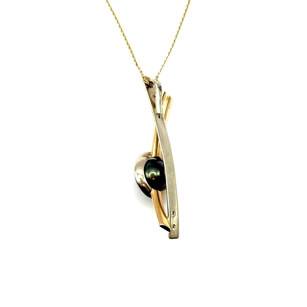 R224. Vintage Goldanhänger mit Diamant und Tahitiperle