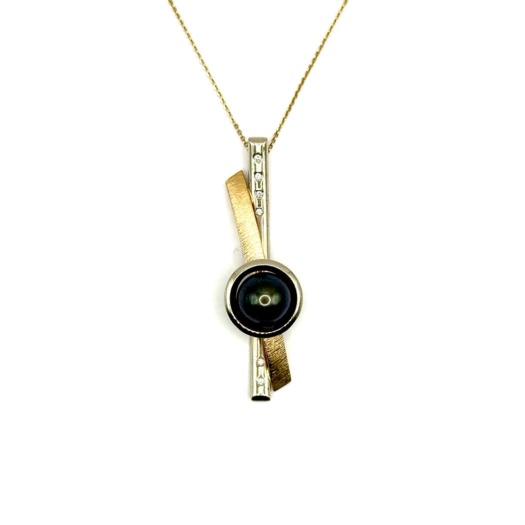 R224. Vintage Goldanhänger mit Diamant und Tahitiperle