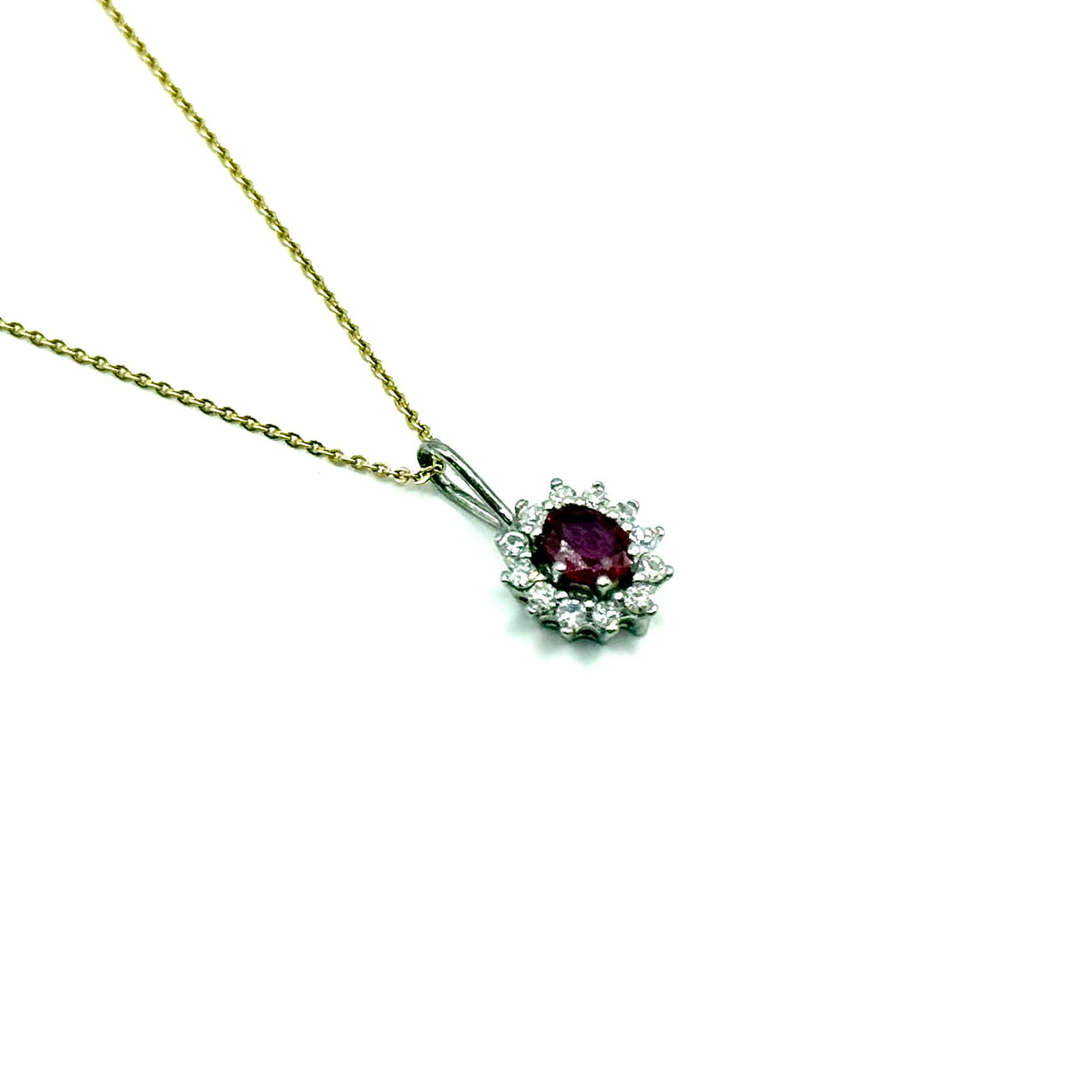 R351. Moderner Weißgoldanhänger mit Diamant und Rubin