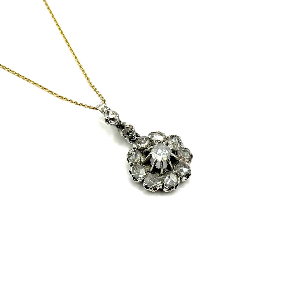 R34. Moderno pendente in oro bianco con diamante