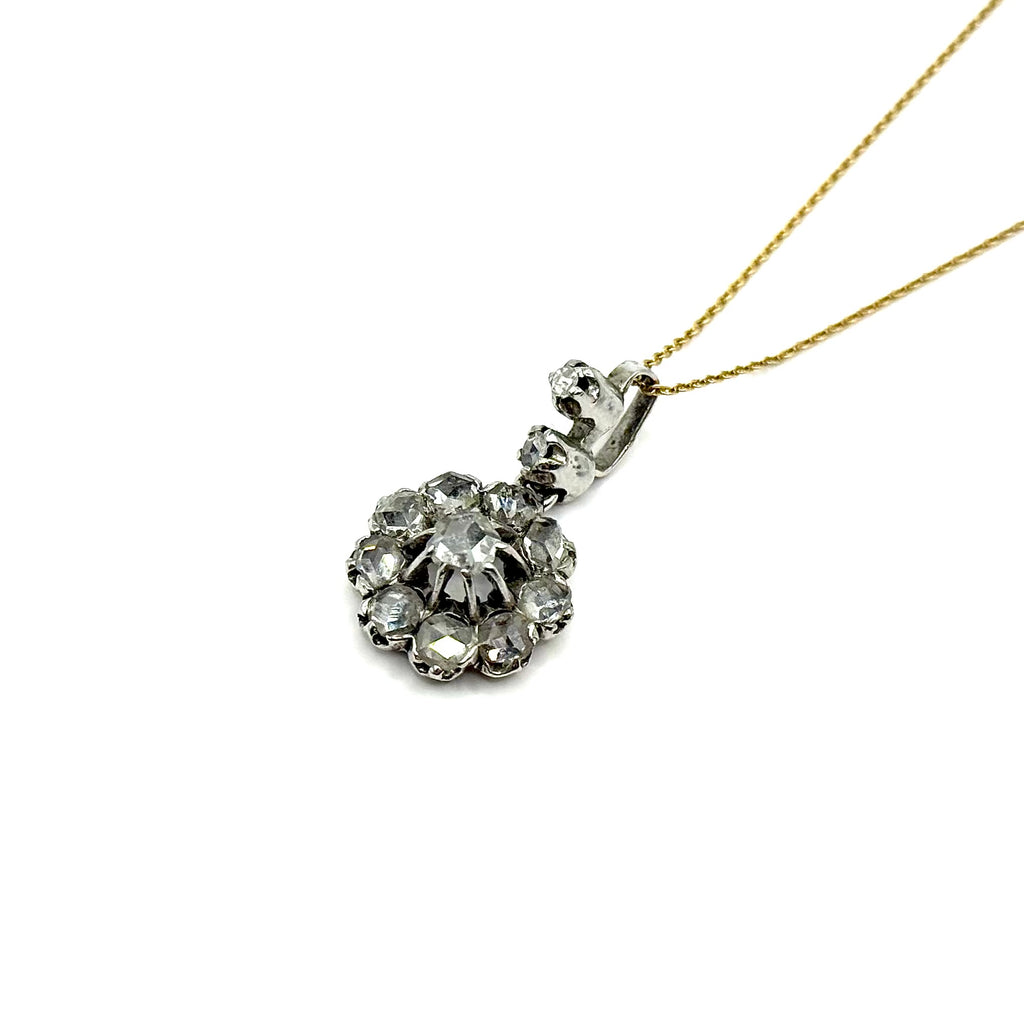 R34. Moderno pendente in oro bianco con diamante