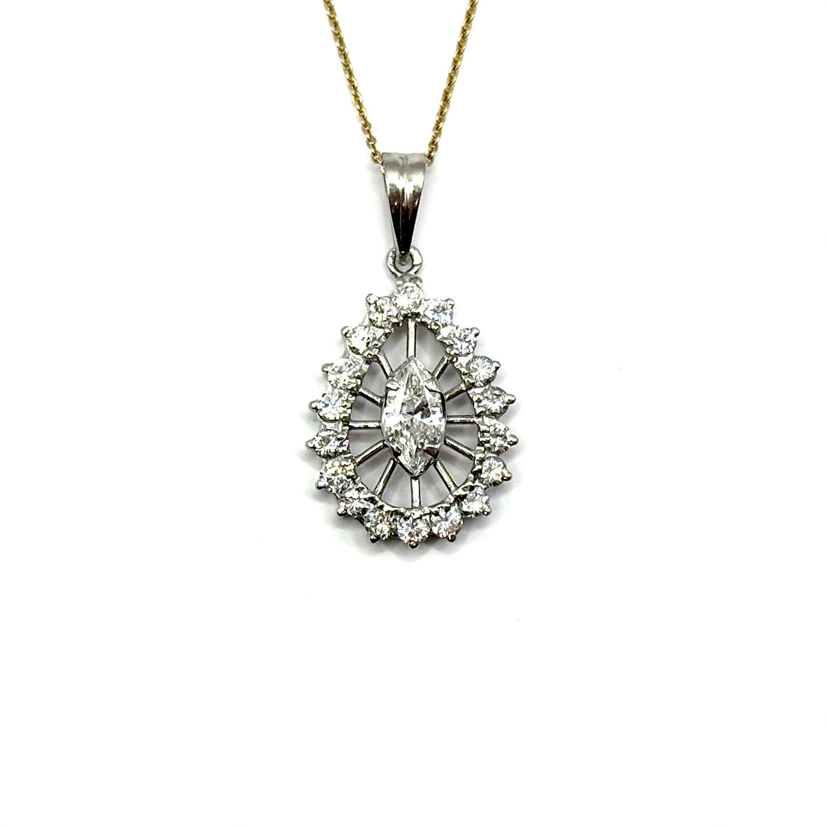 R327. Moderner Weissgoldanhänger mit Diamant