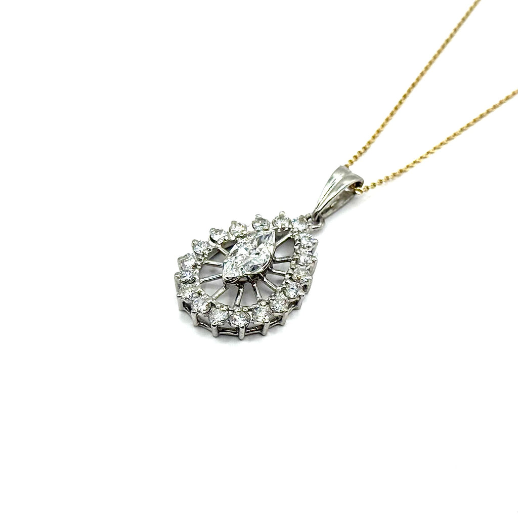 R327. Moderner Weissgoldanhänger mit Diamant