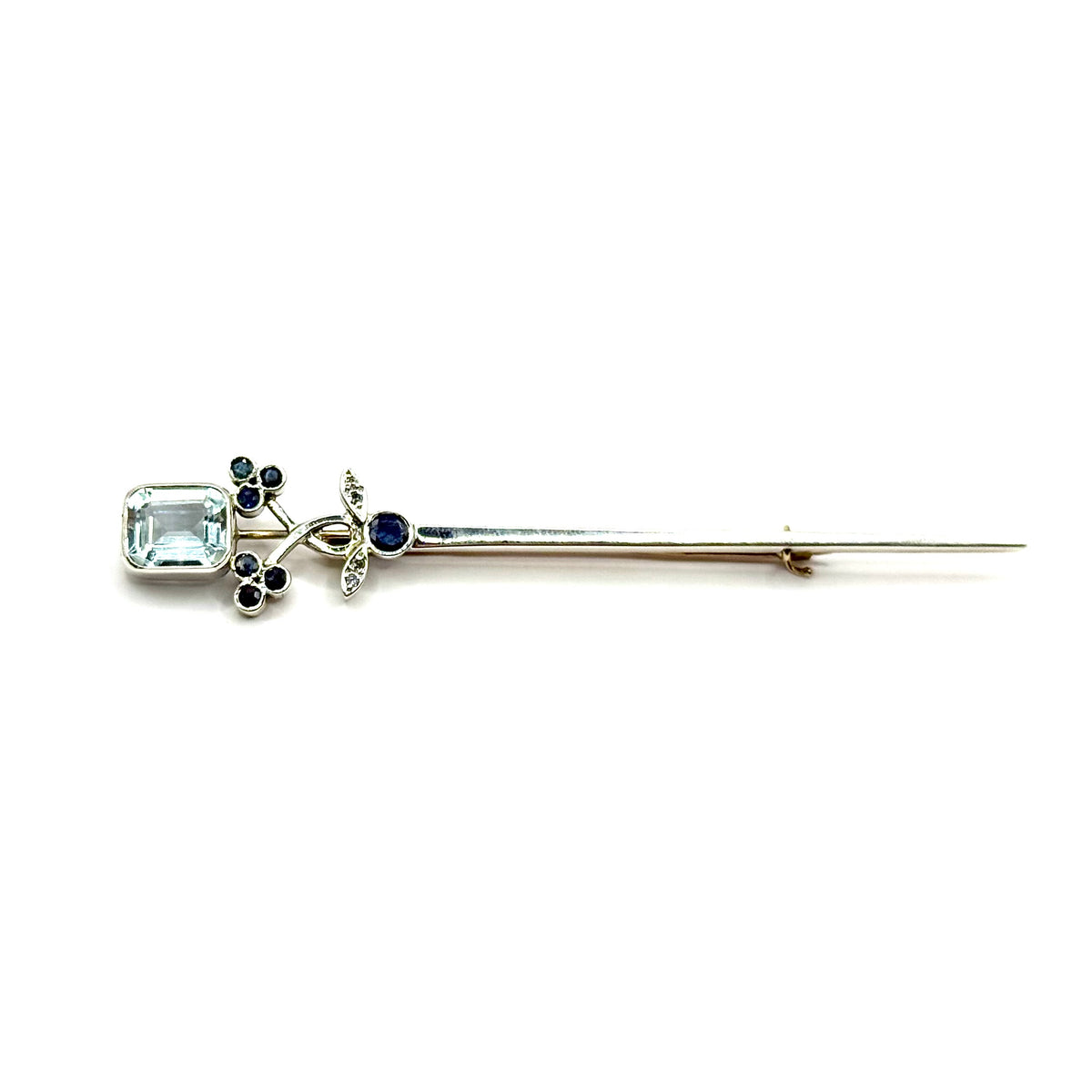 SFN. Broche ancienne en or avec diamant, saphir et aigue-marine.