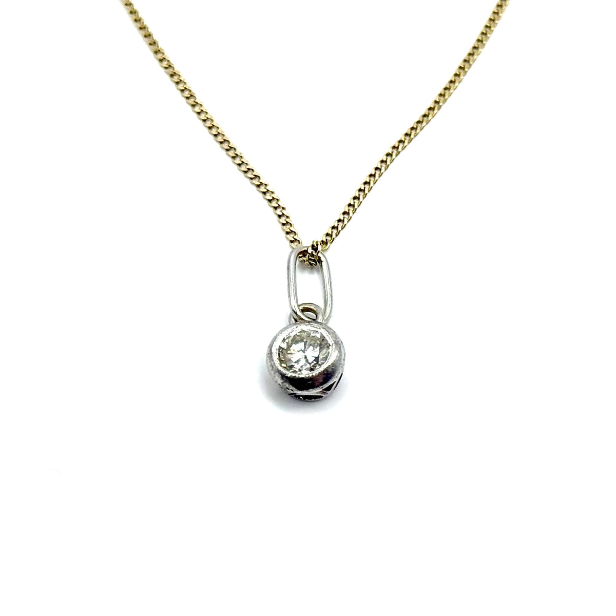 SF876. Moderno colgante de botón en oro blanco con diamante