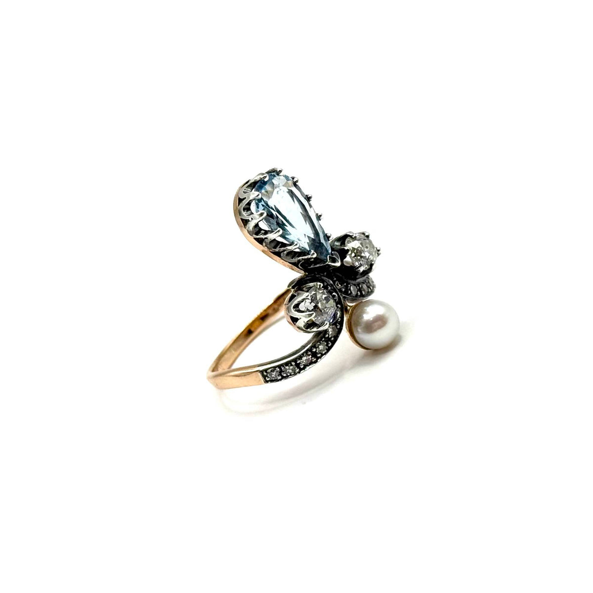 5016. Art Deco prsten s diamanty, akvamarínem a sladkovodní perlou