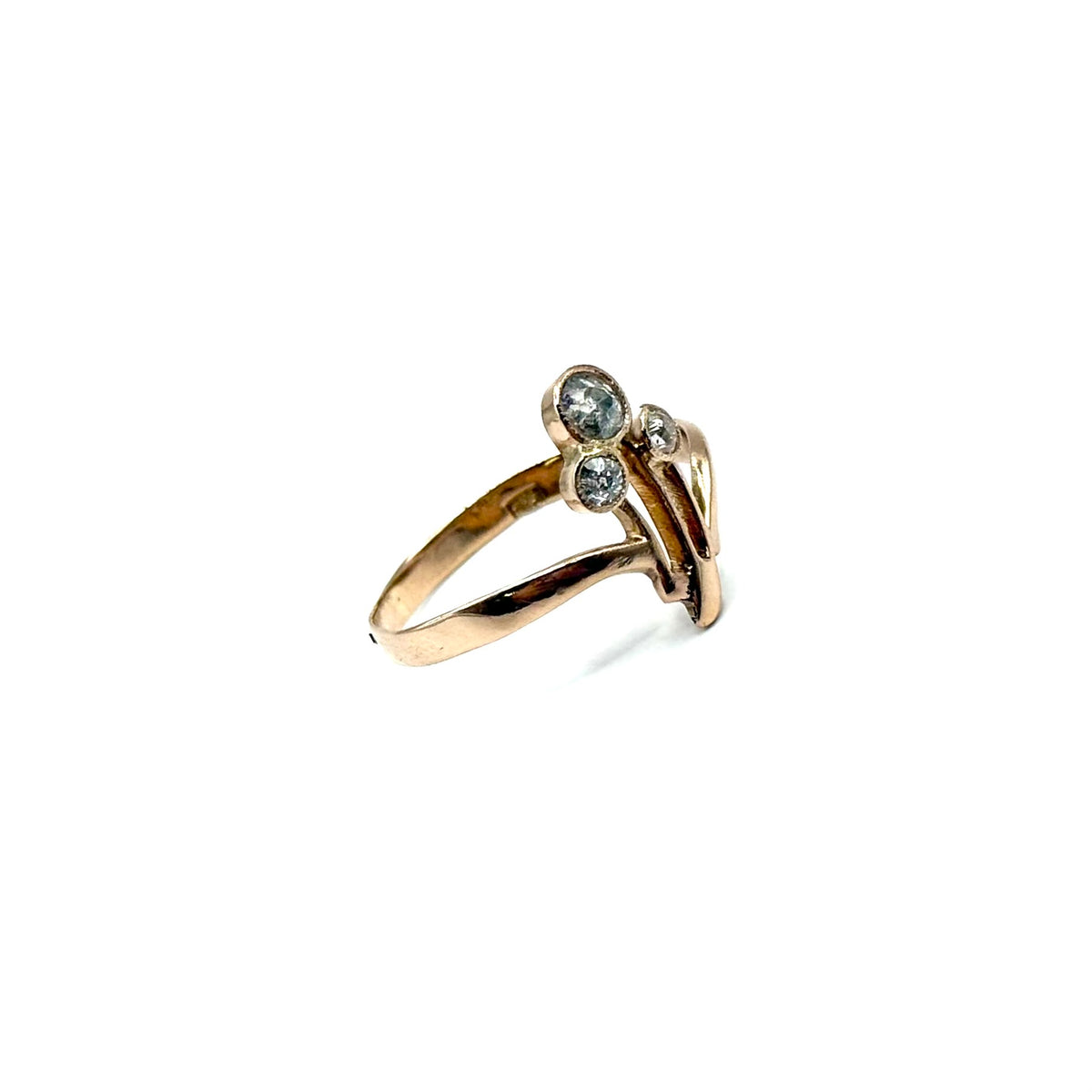 SF1057. Bague en or Art déco avec diamant.