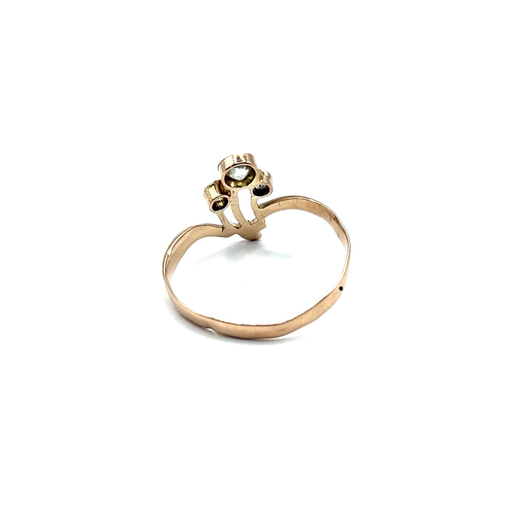 SF1057. Bague en or Art déco avec diamant.