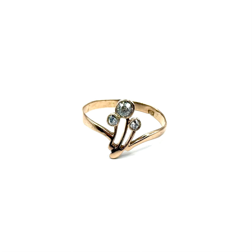 SF1057. Bague en or Art déco avec diamant.