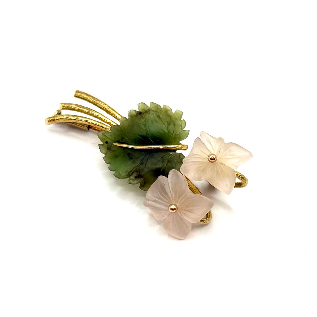 5086. Vintage Gold Brooch with Rock Crystal and Nephrite