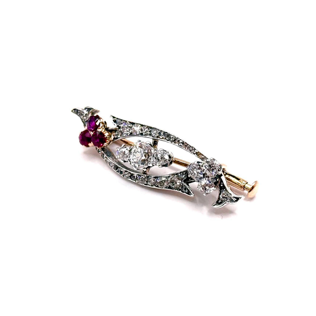 5153. Art Deco Gold Brooch with Diamond and Ruby