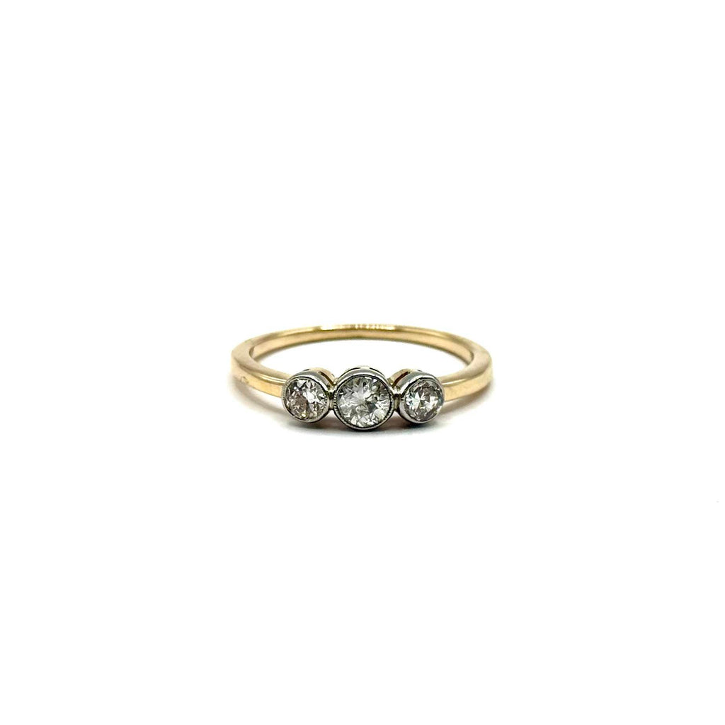 5029. Art Deco Gold Ring with Diamonds