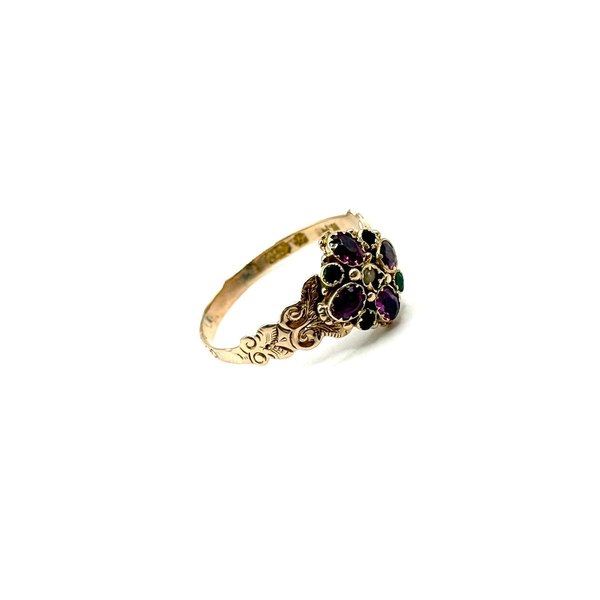 5020. Viktorianischer Goldring mit Amethyst und Smaragd.