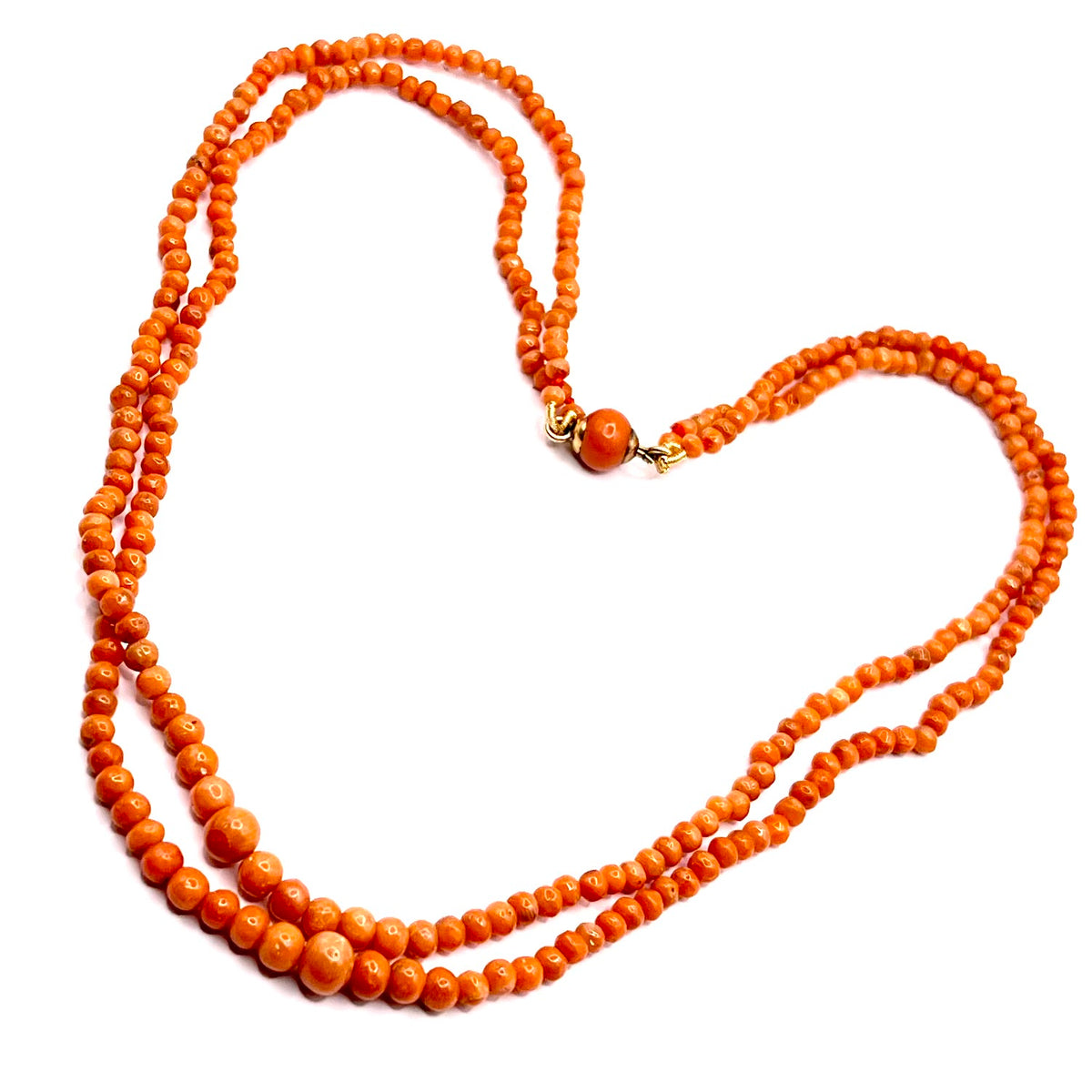 1363. Antiguo collar de coral con cierre de oro