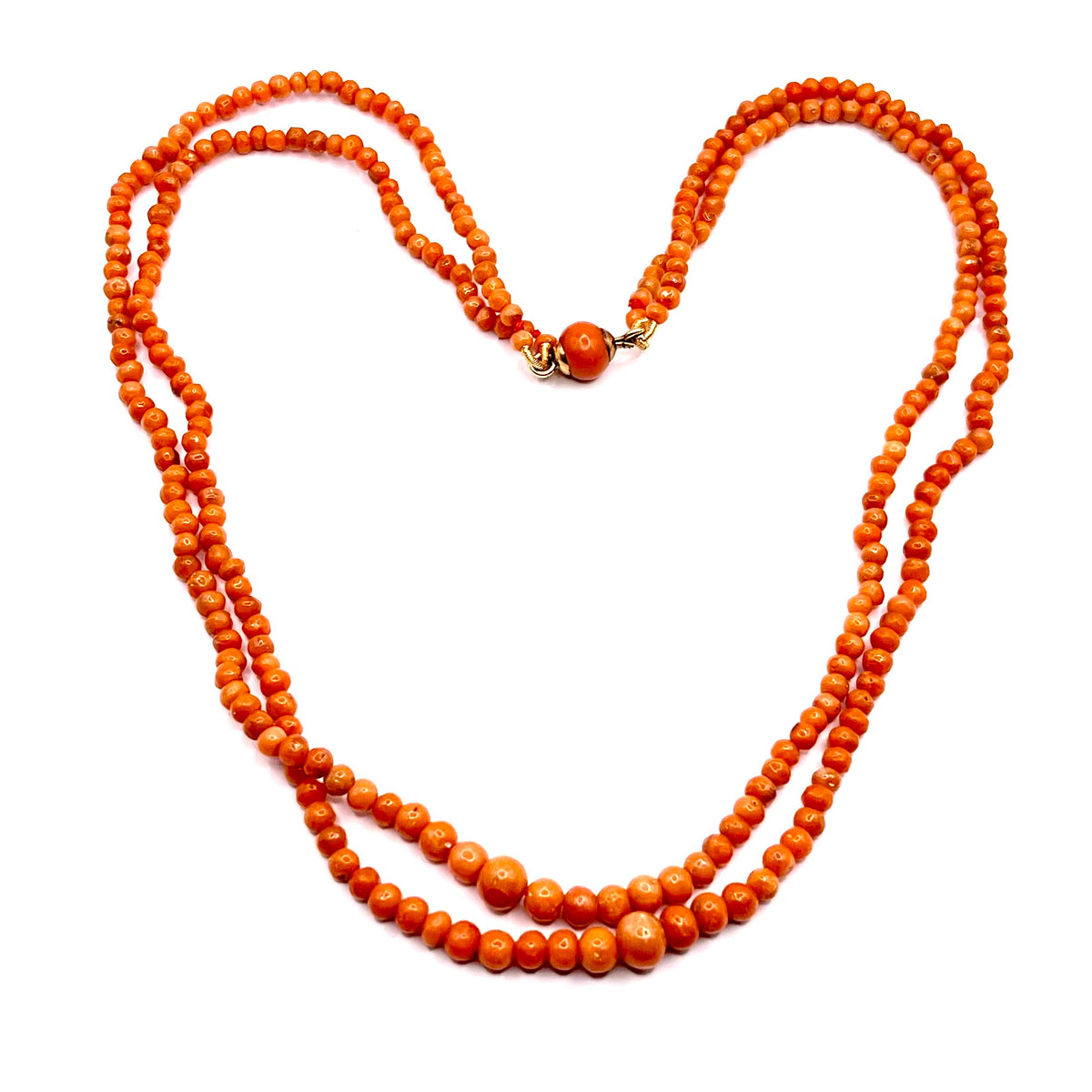 1363. Antiguo collar de coral con cierre de oro