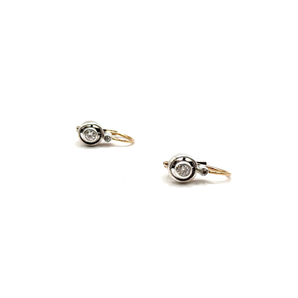5188. Pendientes de botón con diamantes.