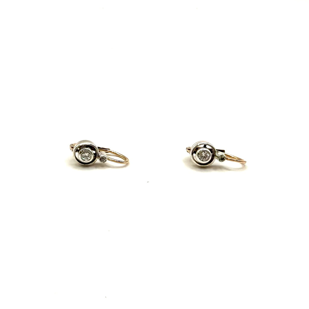 5188. Pendientes de botón con diamantes.
