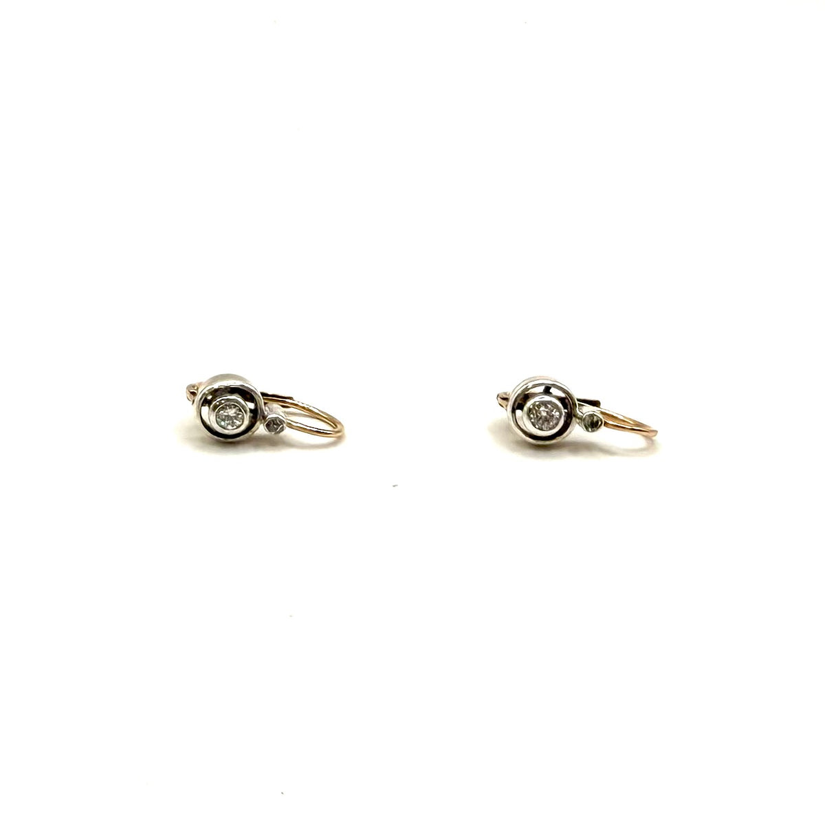 5188. Pendientes de botón con diamantes.