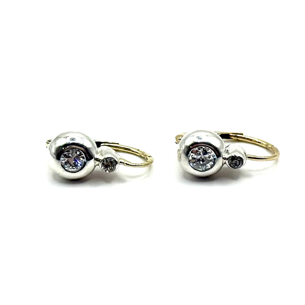 R366. Anciennes boucles d'oreilles bouton en or serties de diamants.