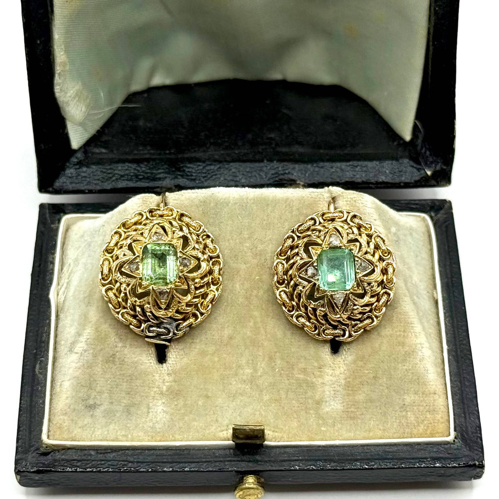 SF476. Biedermeier złote kolczyki z diamentem i szmaragdem