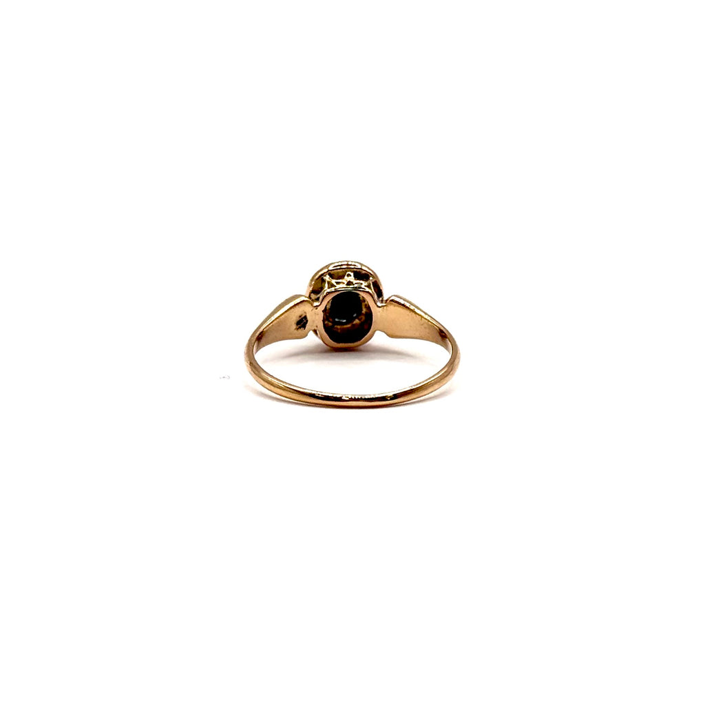 SF1102. Antiker Goldring mit Diamant und Türkis.