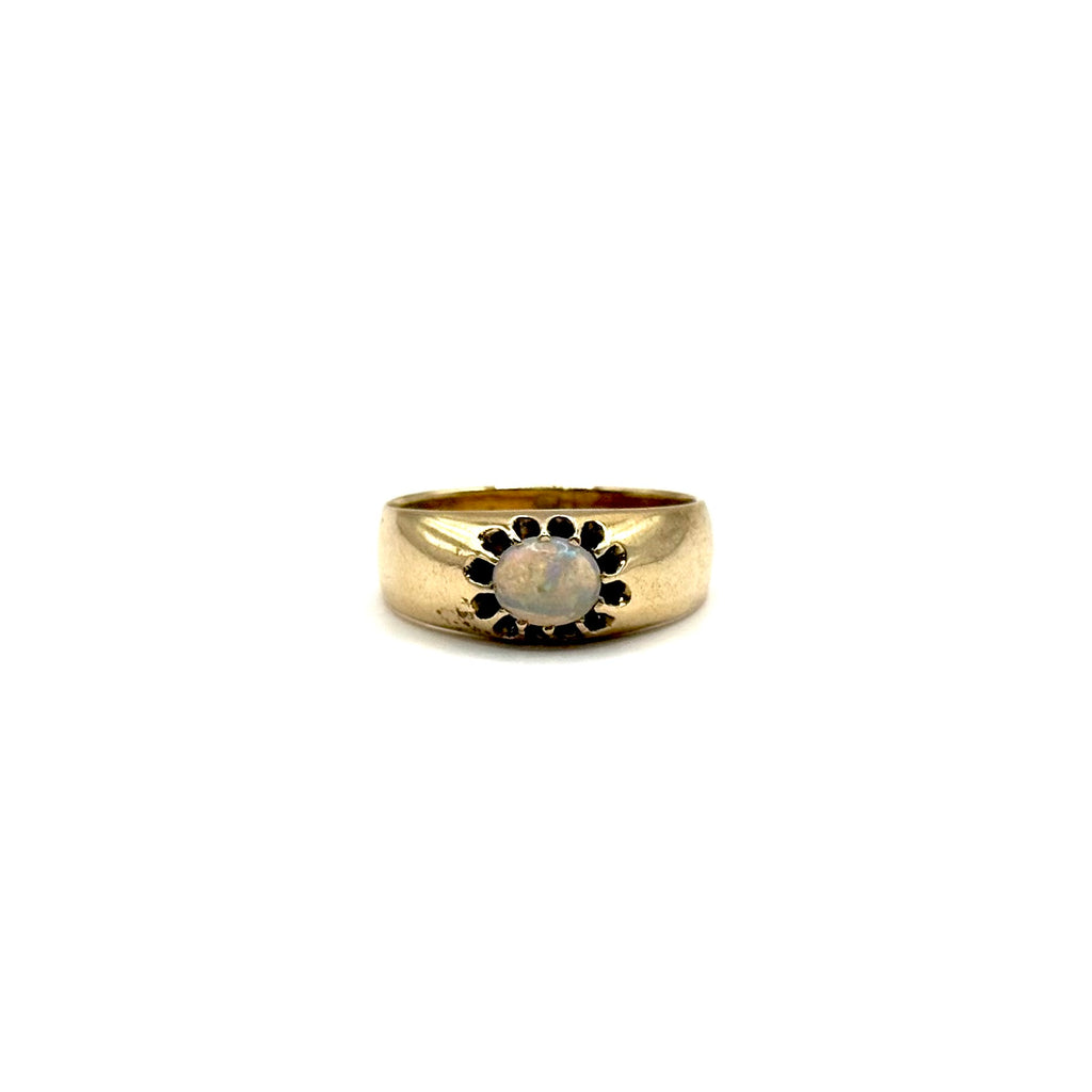SF1081. Anillo de oro Art Decó con ópalo.