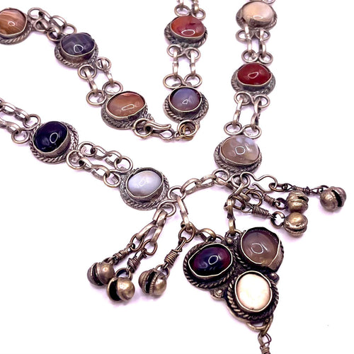 1008. Ancien Collier en Agate