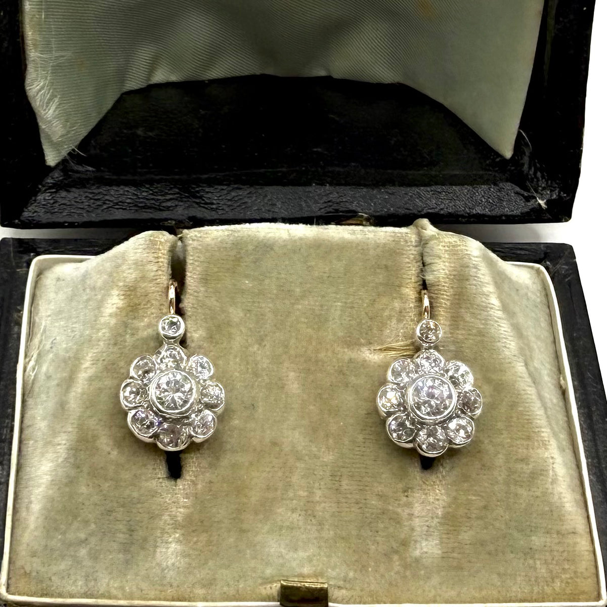 5227. Orecchini in oro Art Déco con diamante e pietra preziosa