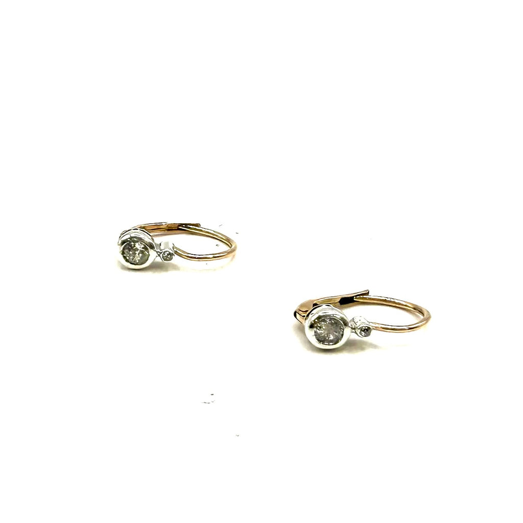 5228. Antichi orecchini a bottone in oro con diamante