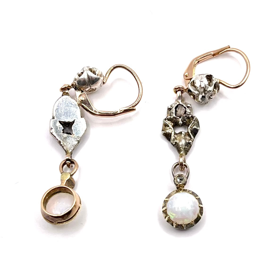 0322. Orecchini Liberty con Diamanti e Opale Nobile