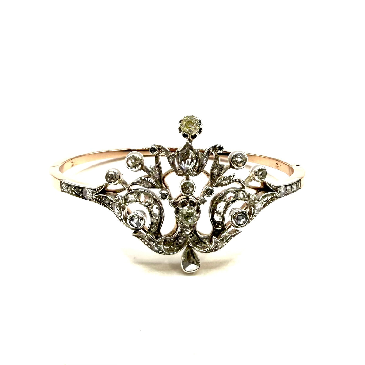 5233. Bransoleta tiara w stylu art déco z diamentami.