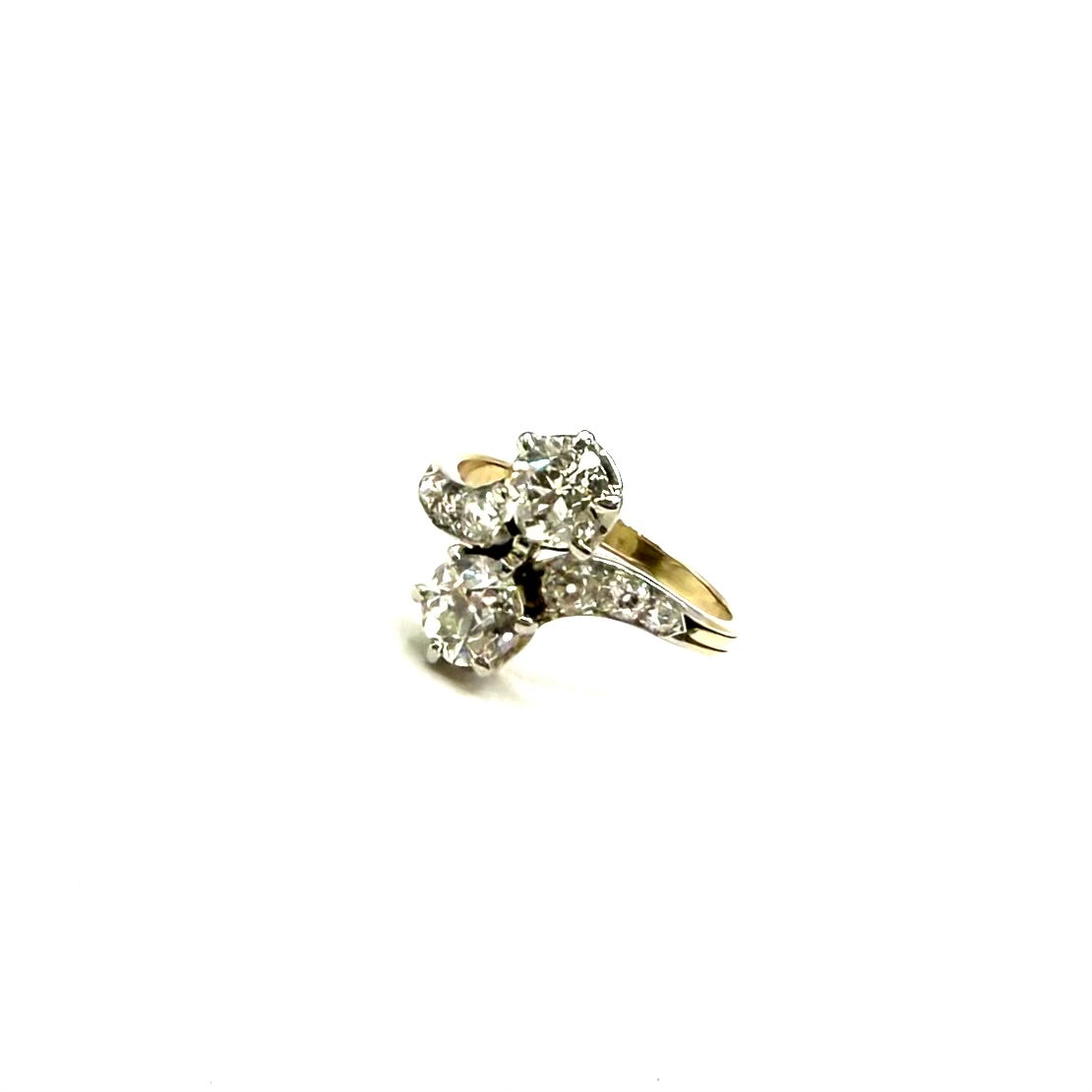 SZT15. Anillo de oro Art déco Toi et Moi con diamantes.