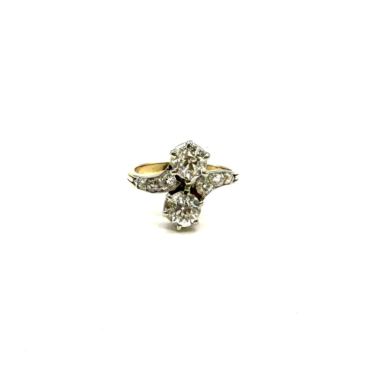 SZT15. Anillo de oro Art déco Toi et Moi con diamantes.