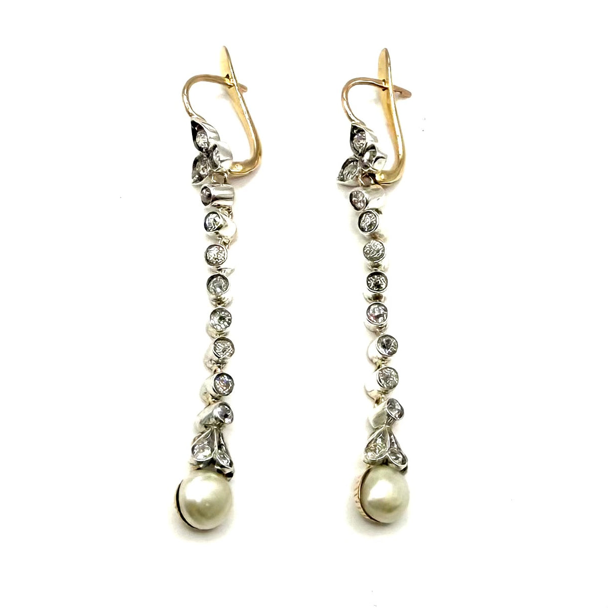 SZT8. Art Deco Gold Earrings with Diamonds and Freshwater Pearl.