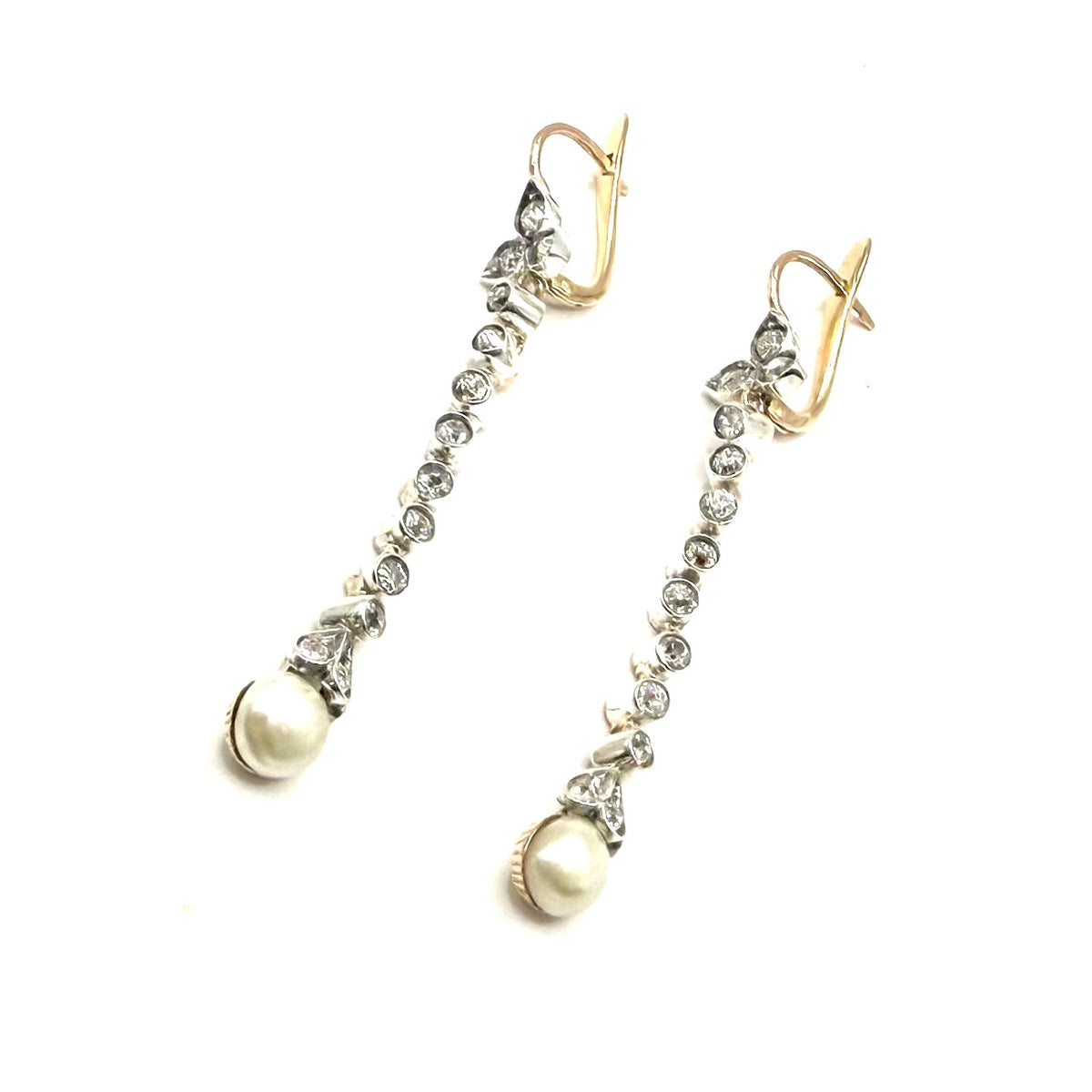 SZT8. Art Deco Gold Earrings with Diamonds and Freshwater Pearl.